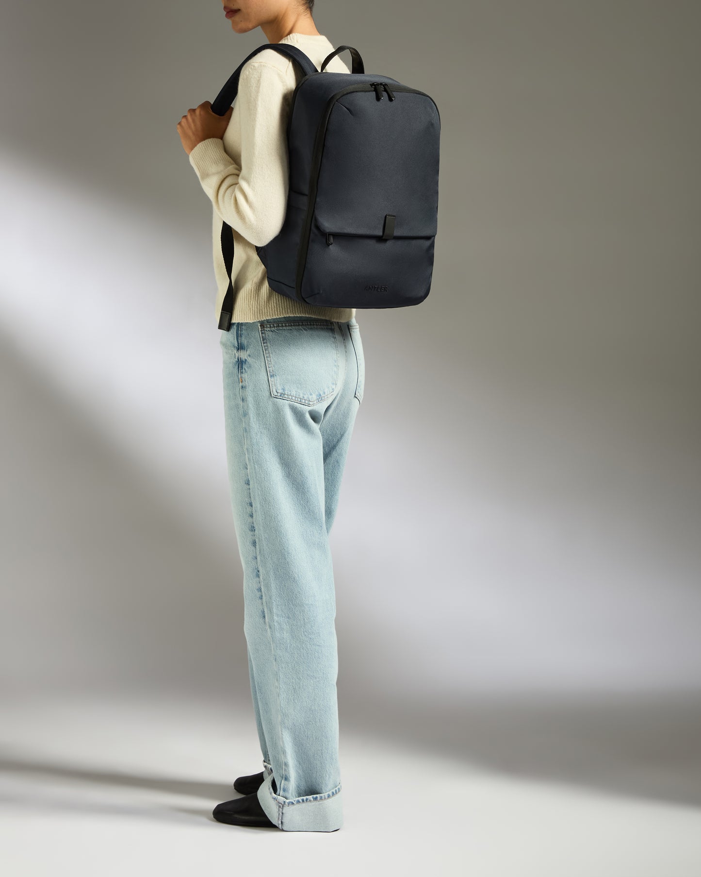 Backpack in Navy - Urban Light
