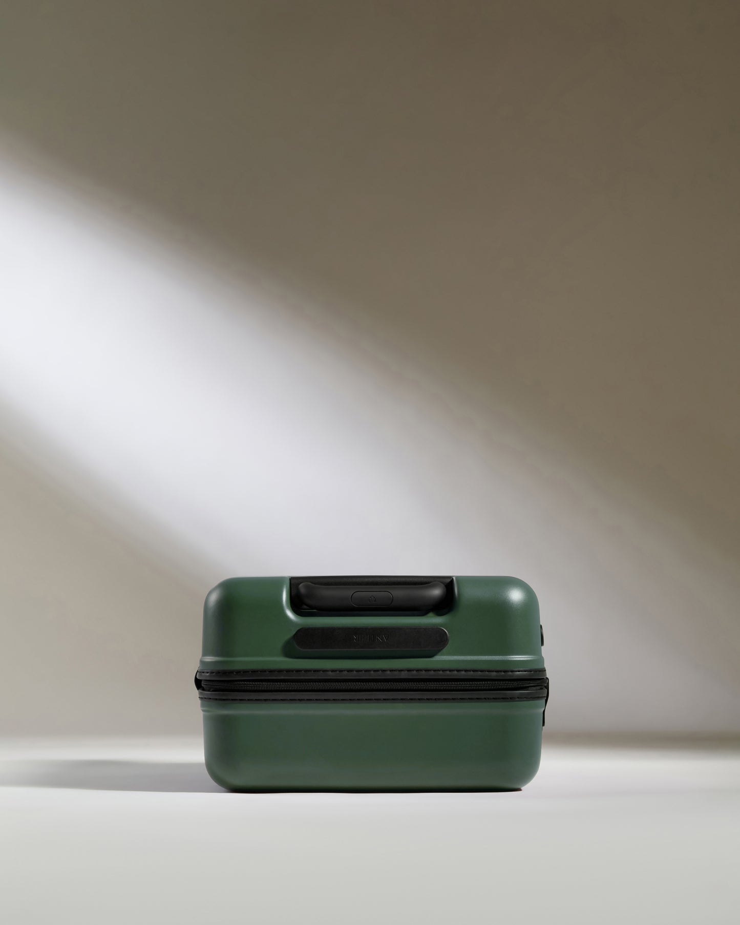 Icon Stripe Biggest Carry-On in Antler Green