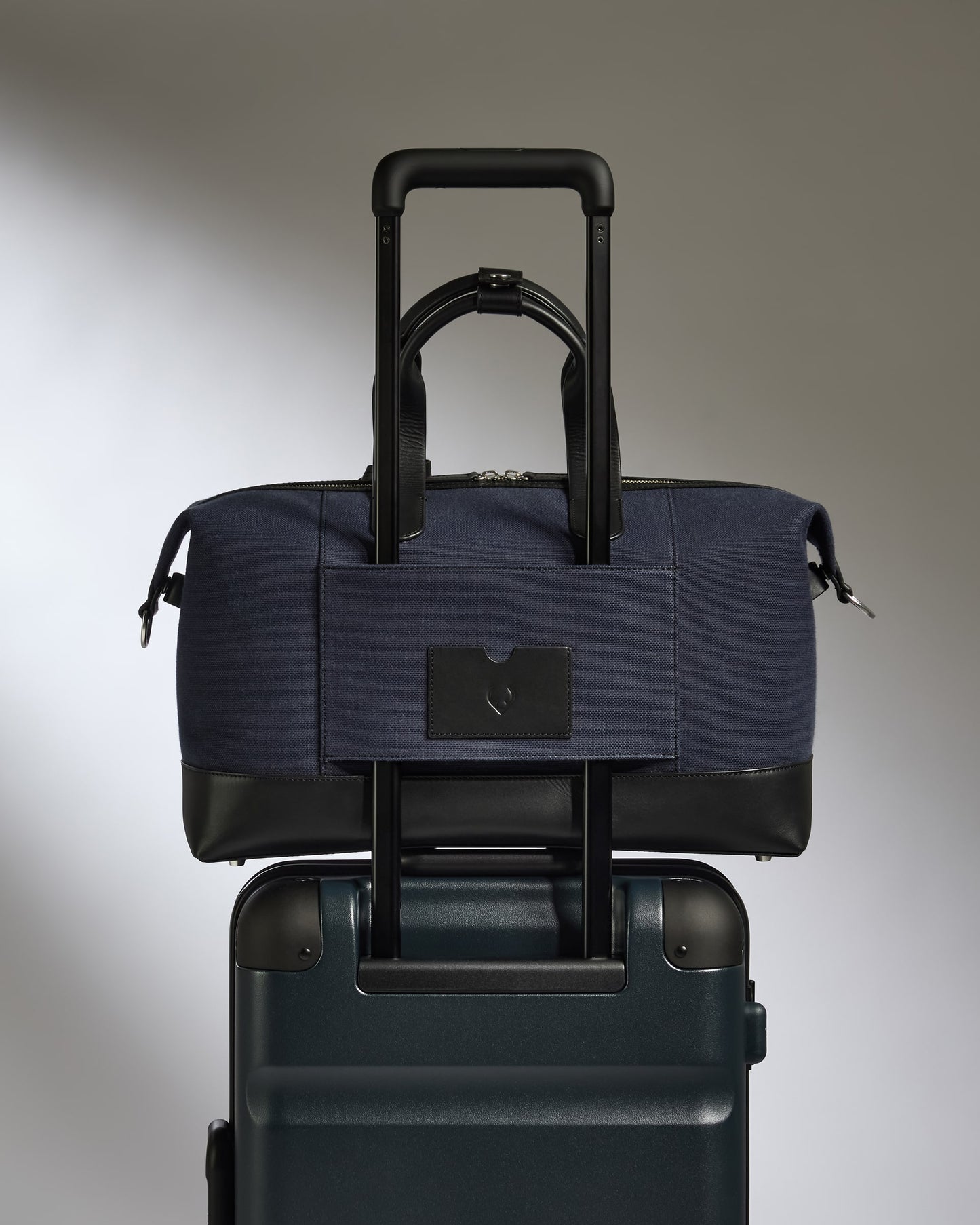 Heritage Overnight Bag in Navy