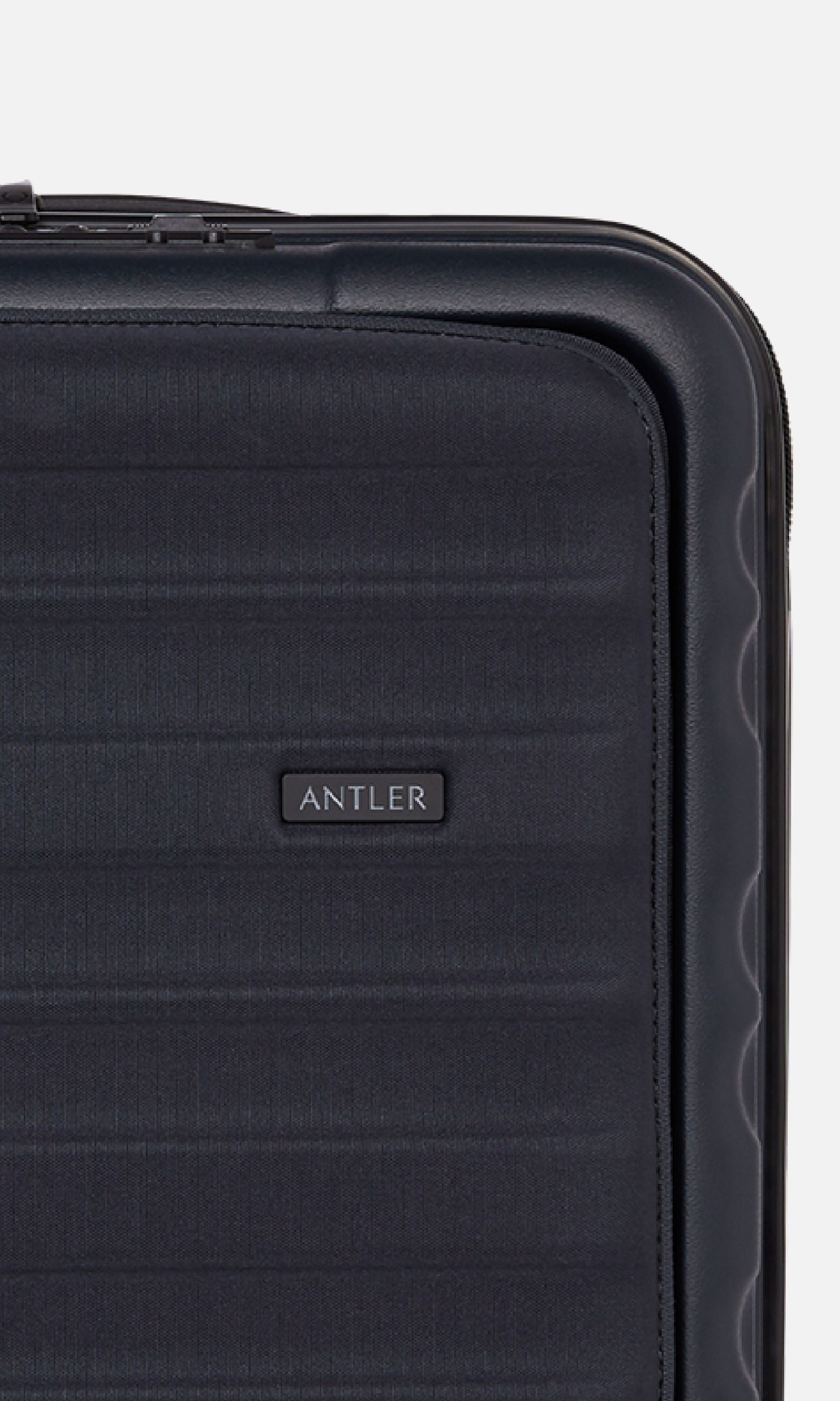 Clifton Carry-On With Pocket in Navy