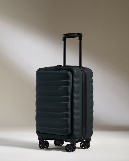Clifton Carry-On With Pocket in Navy