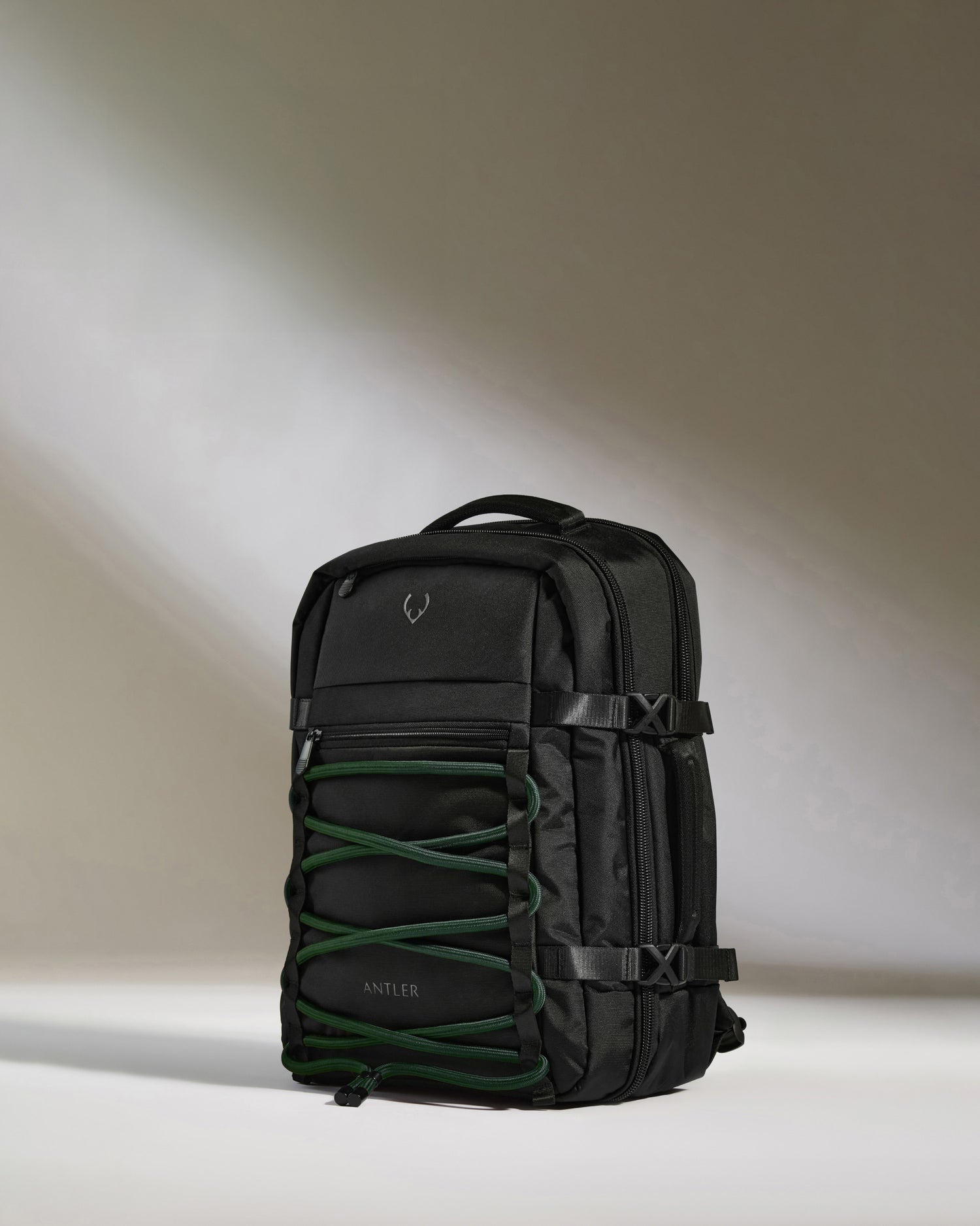Discovery 28L Backpack in Antler Green