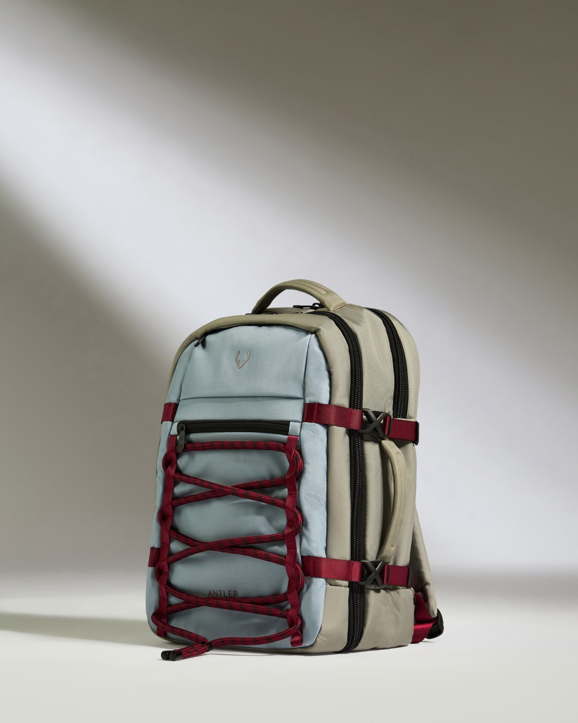 Discovery 28L Backpack in Mist Blue
