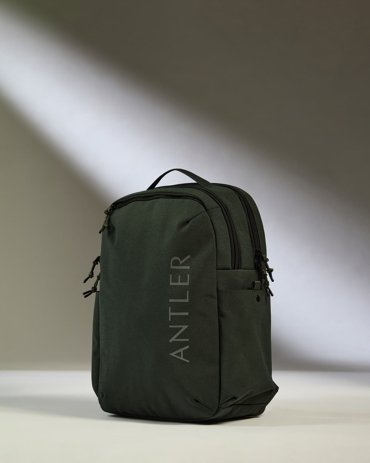 Discovery Light Backpack in Dark Forest Green