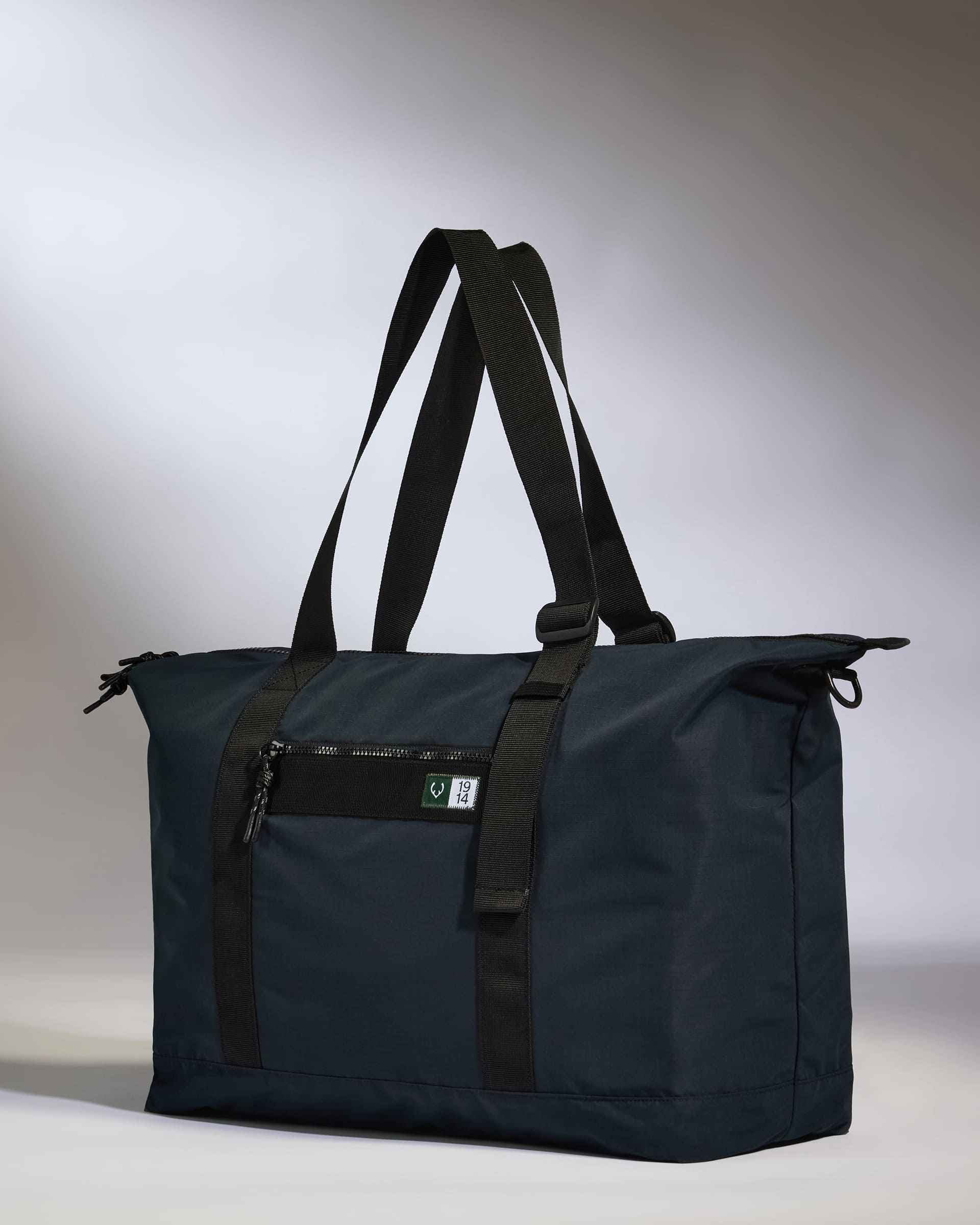 men's / unisex weekender travel bag Essential Weekender Bag in Navy