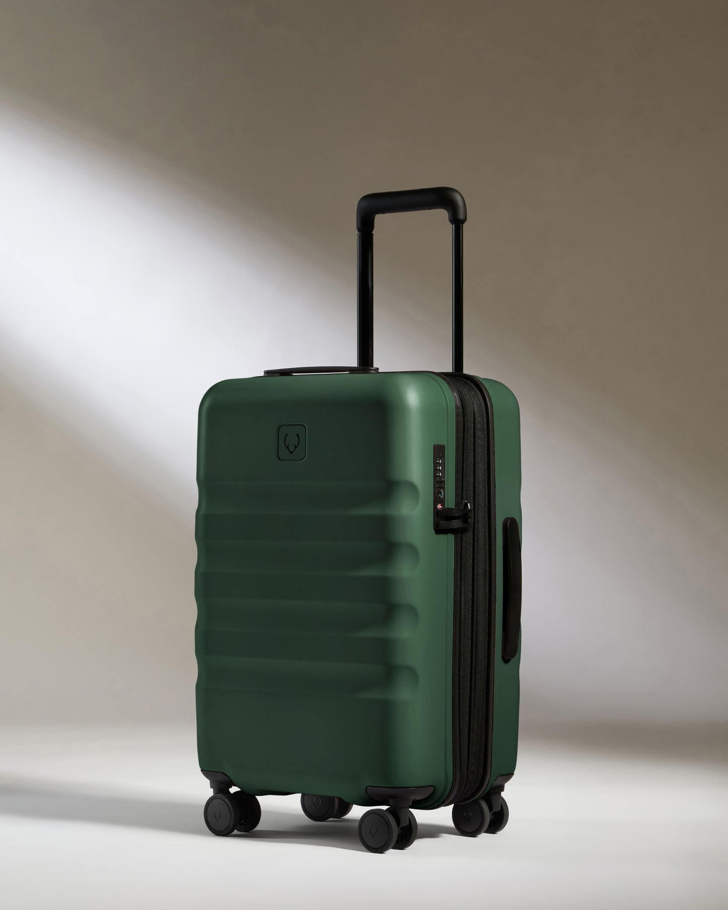 Icon Stripe Set with Expander Carry-On in Antler Green