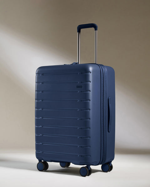 Medium Suitcase in Dusk Blue - Stamford 2.0 – Antler USA