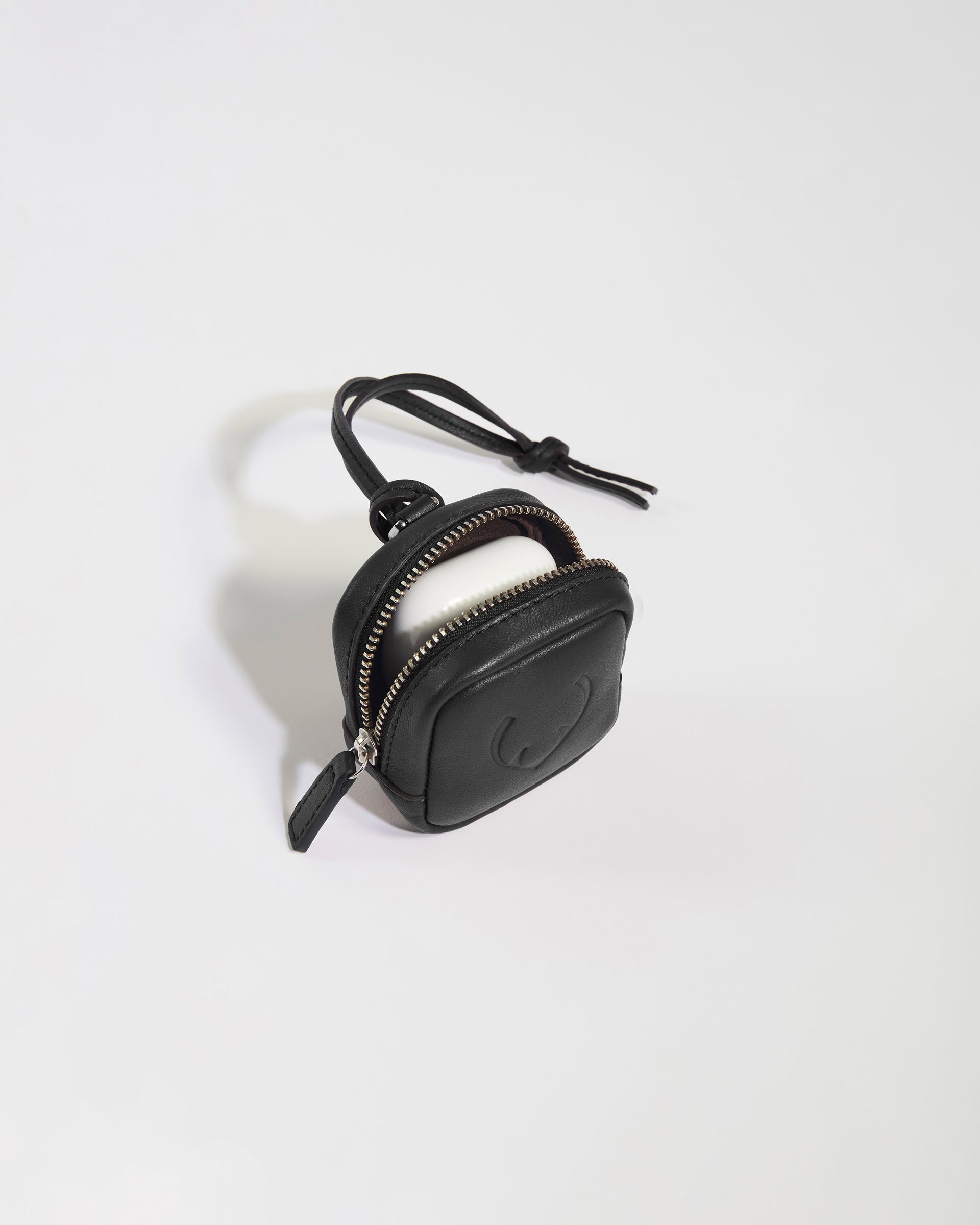 Heritage Leather AirPods Case in Black – Antler USA