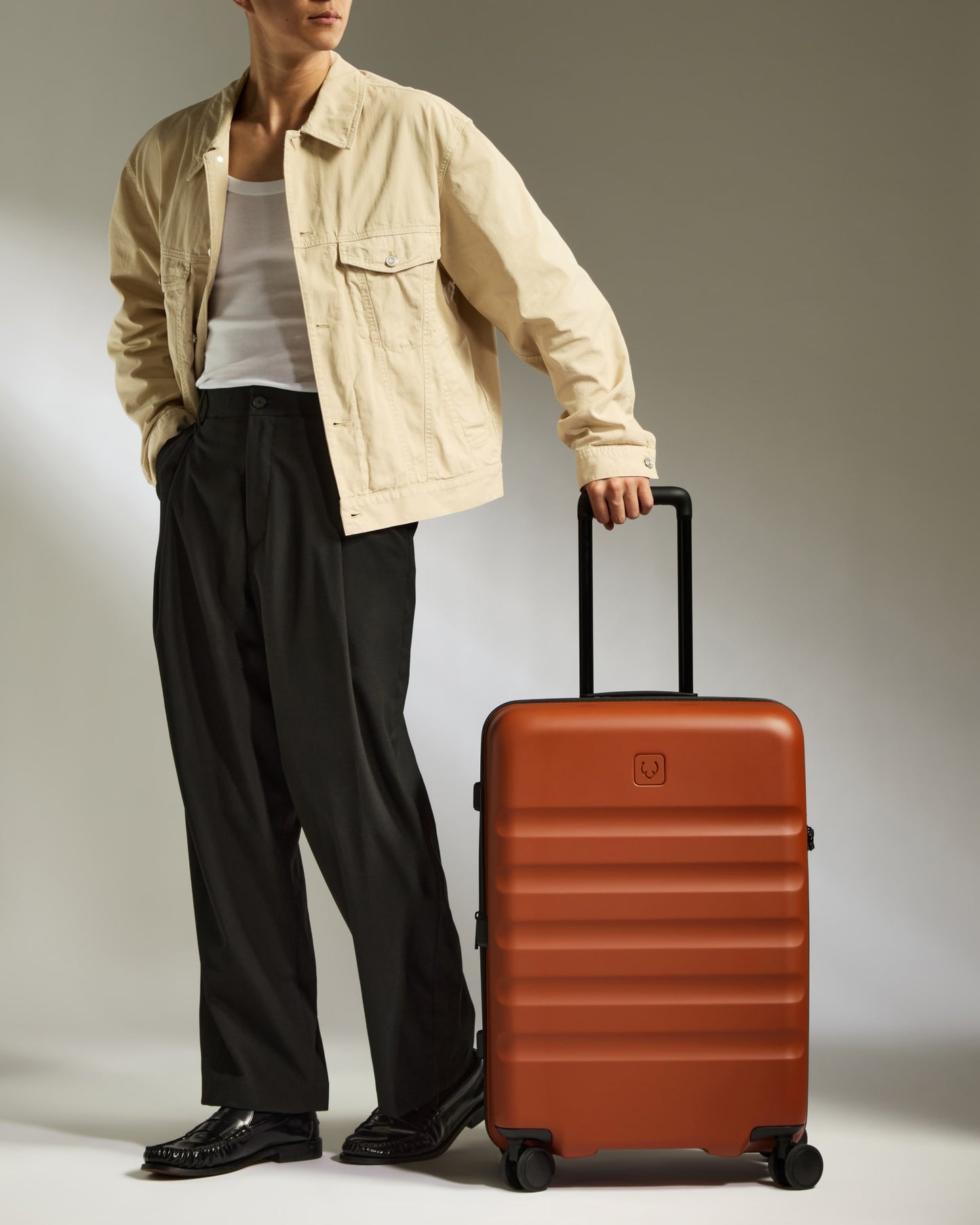 Medium Luggage in Maple Red - Icon Stripe