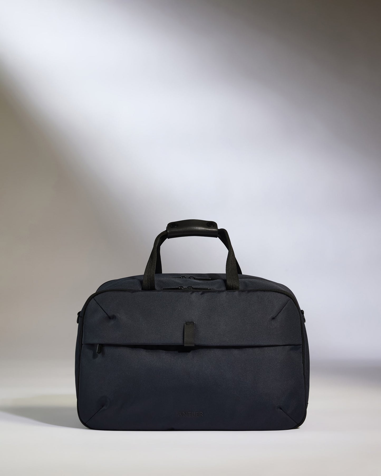 Overnight Bag in Navy - Urban Light