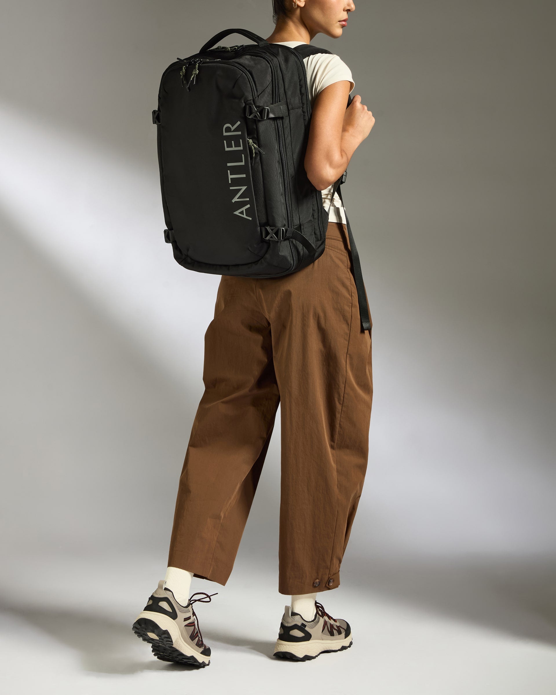 osprey backpack for europe Herren Syncro 20 : Sports & Outdoors the Daylight Expandable Travel Pack is sized to fit as much as possible within airline personal item standards Built for weekend city breaks,