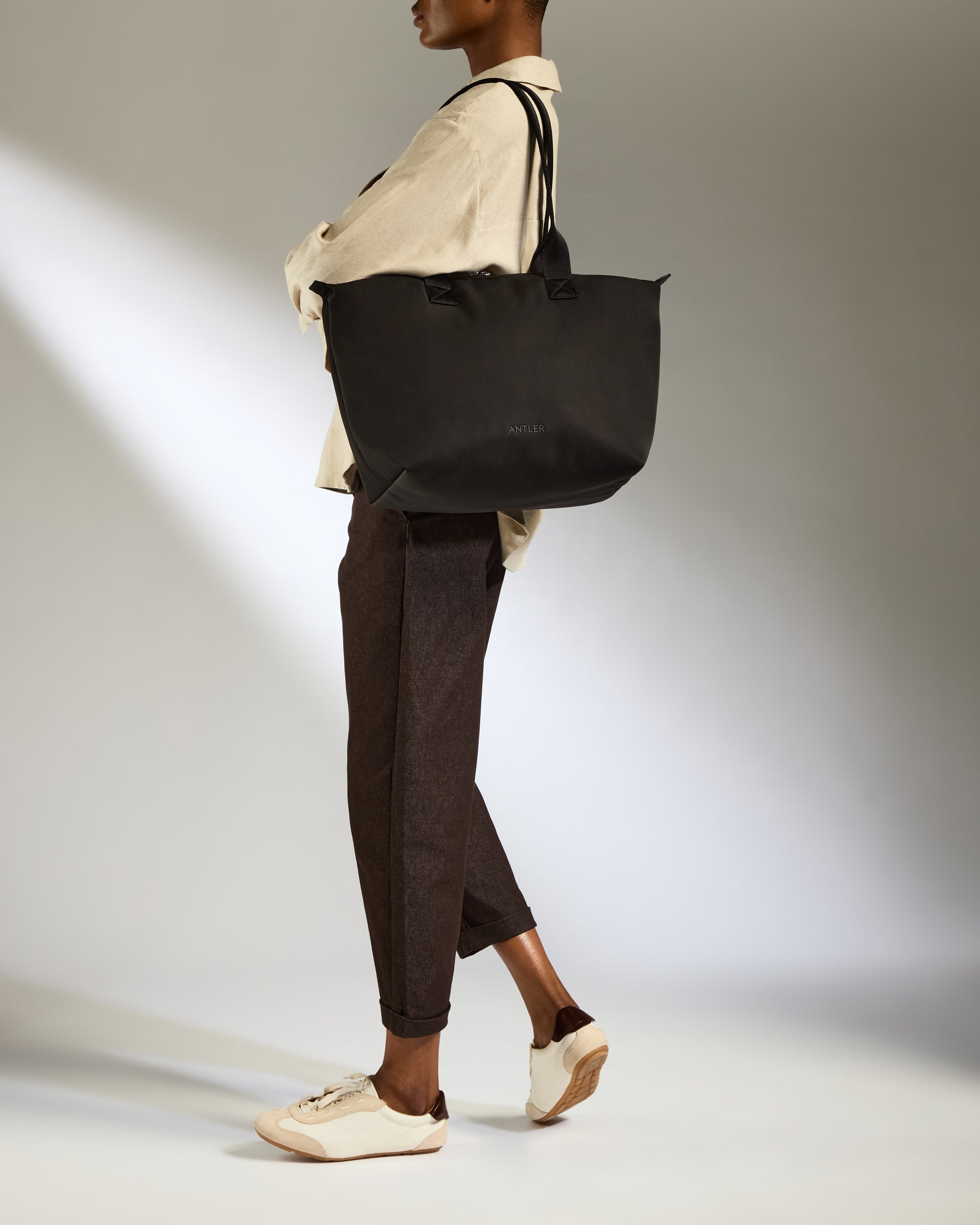 【antler】英国ブランド　ボストンバッグ ショルダー　鍵付き Travel Bags | Hands-Free, Stylish & Durable – Antler USA