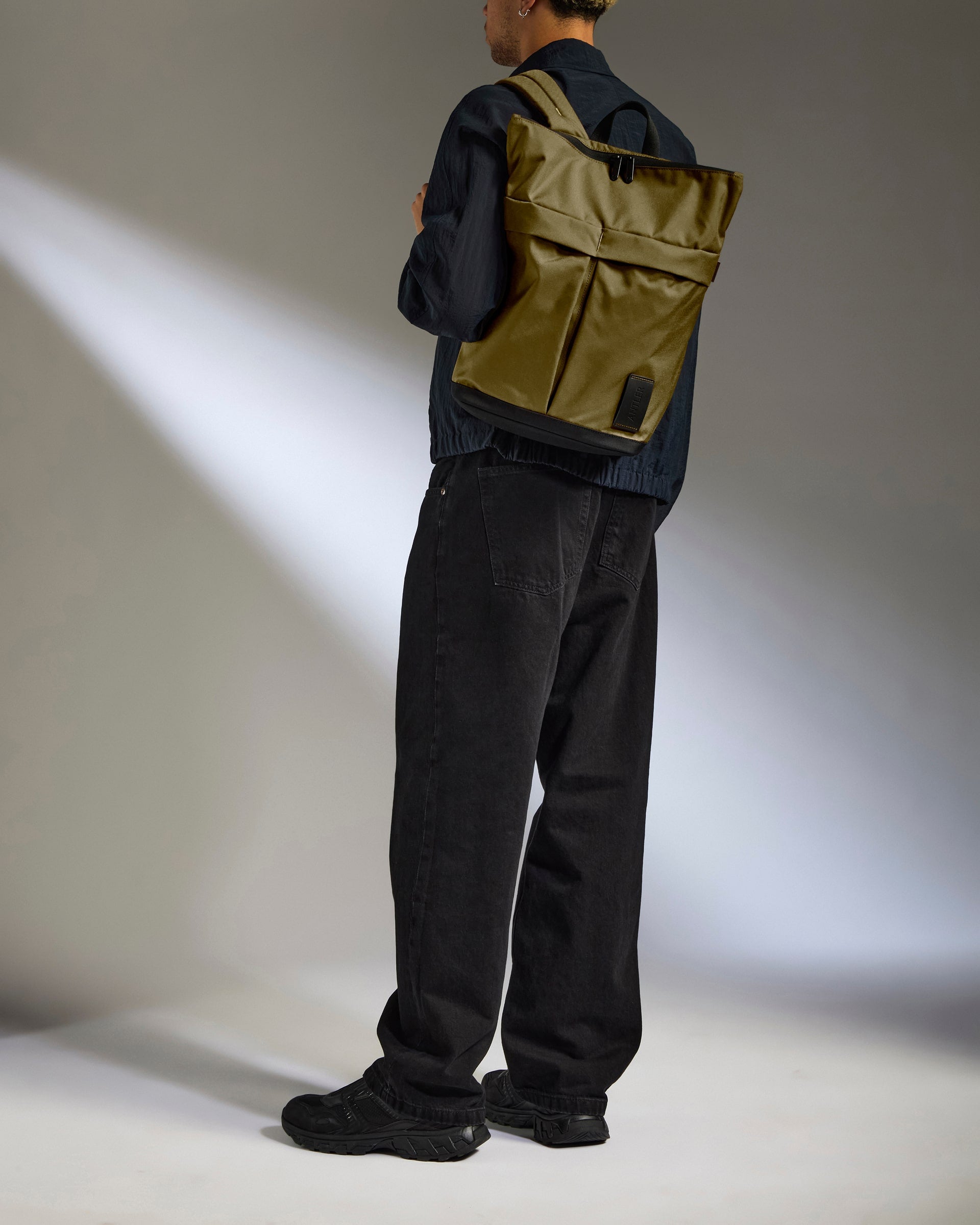 Urban Core Zip Top Backpack in Olive Green – Antler USA