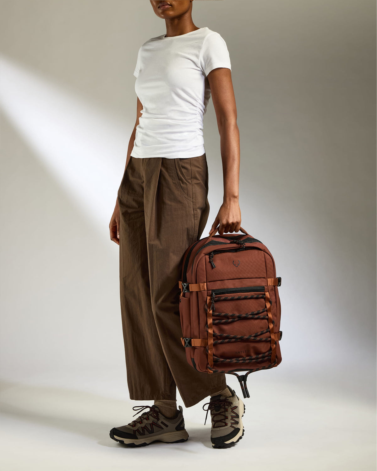 Discovery 28L Backpack in Clay Brown