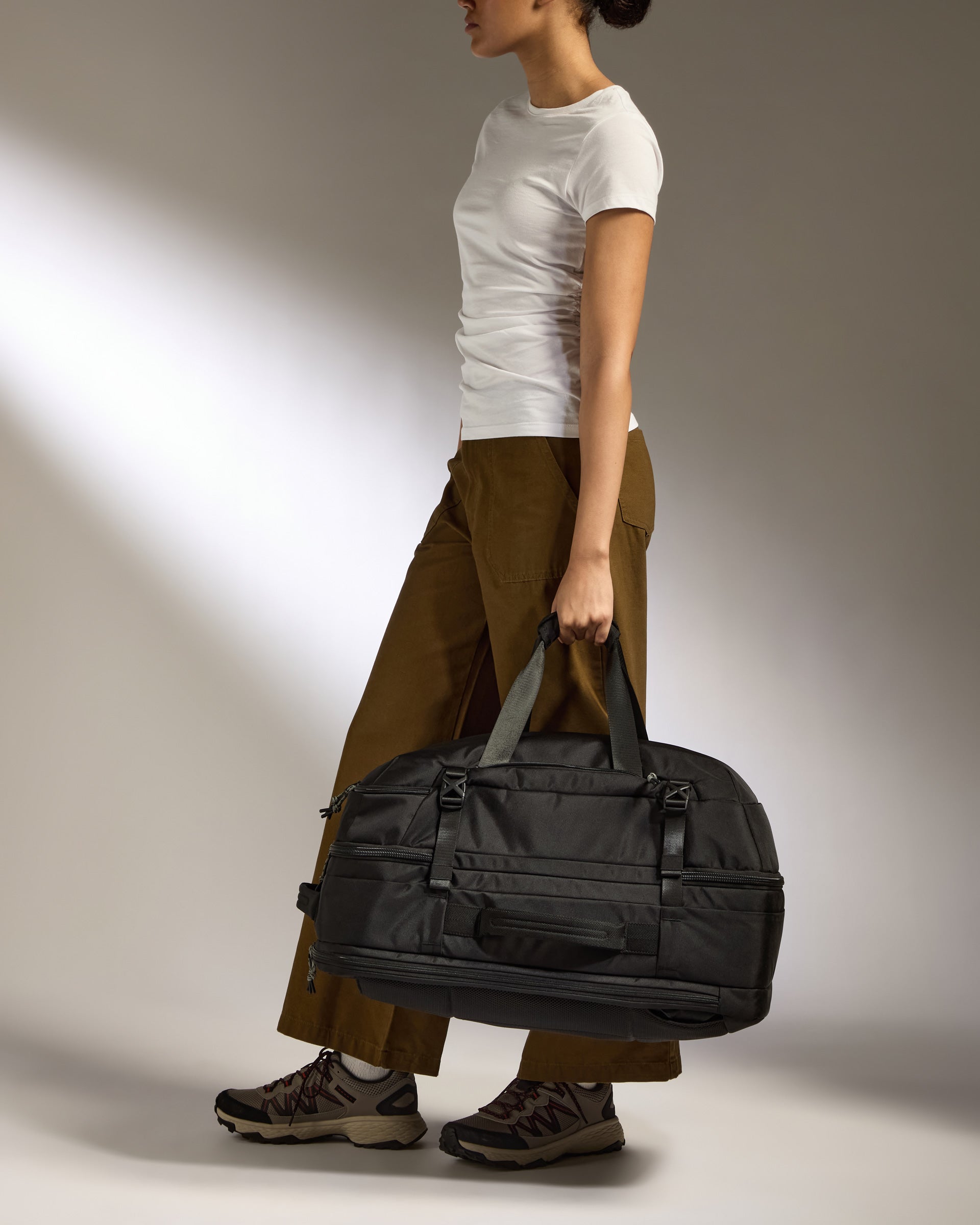 backpack travel 60l Antler Discovery breezy back panel design Aero 60L Vacuum-Seal Air Compression