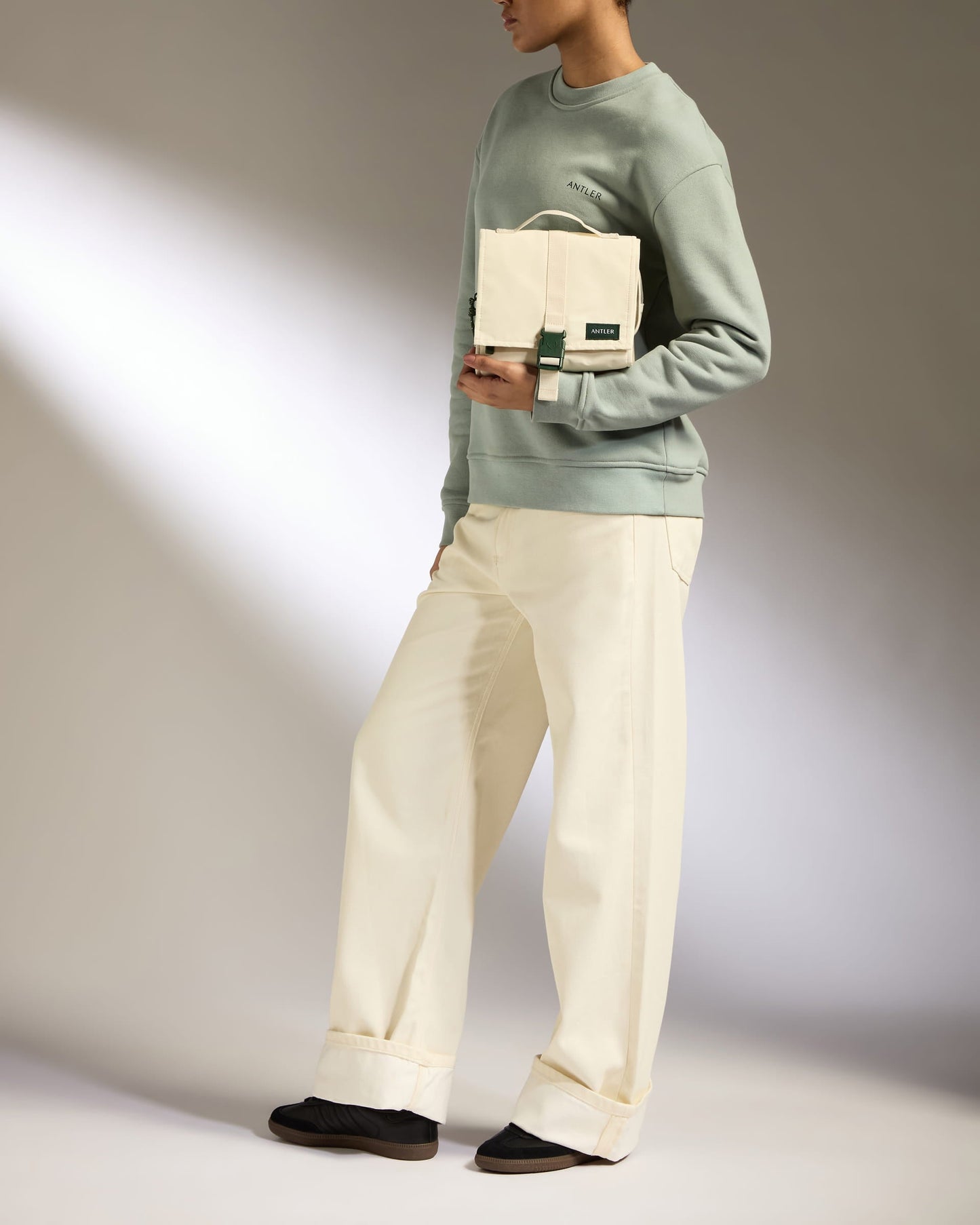 Essential Hanging Wash Bag in Stone