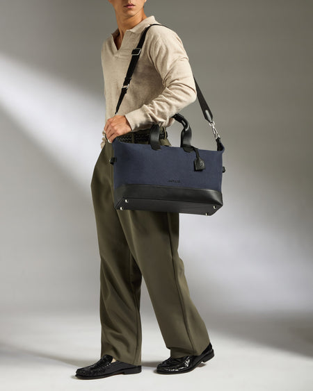Heritage Overnight Bag in Navy