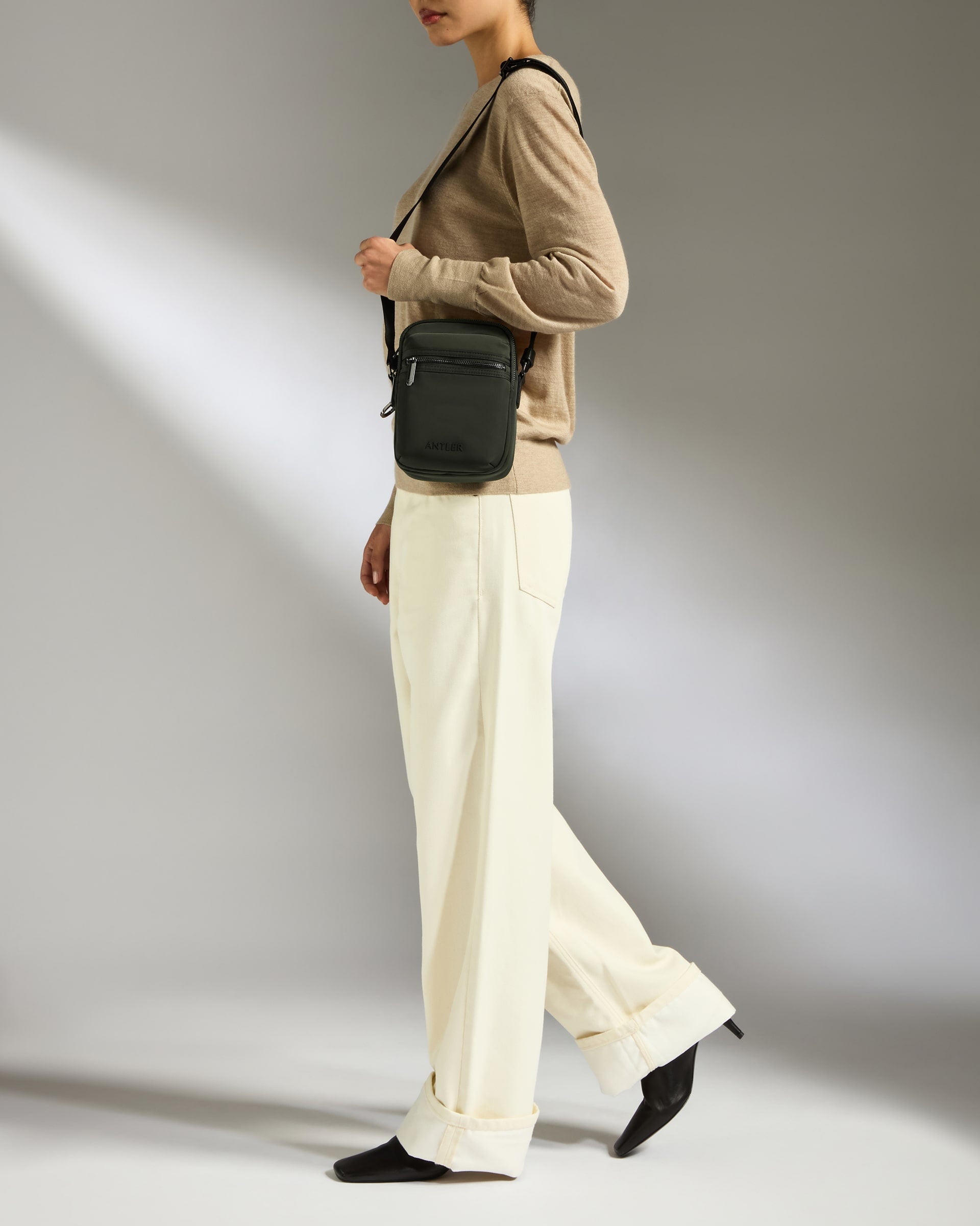 Icon Crossbody Bag in Dark Khaki Green – Antler USA