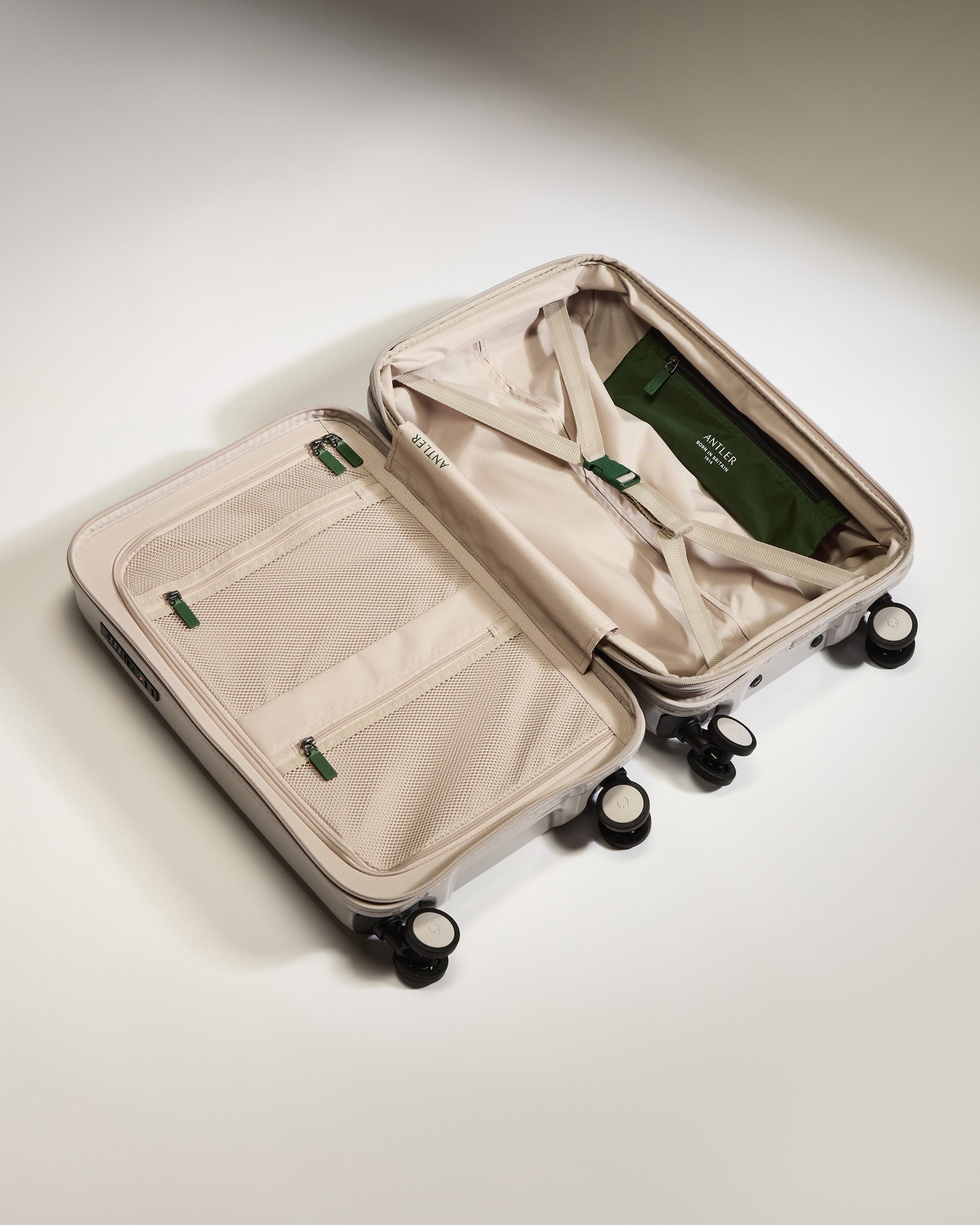 Expandable Cabin Luggage in Neutral Gloss - Icon Stripe