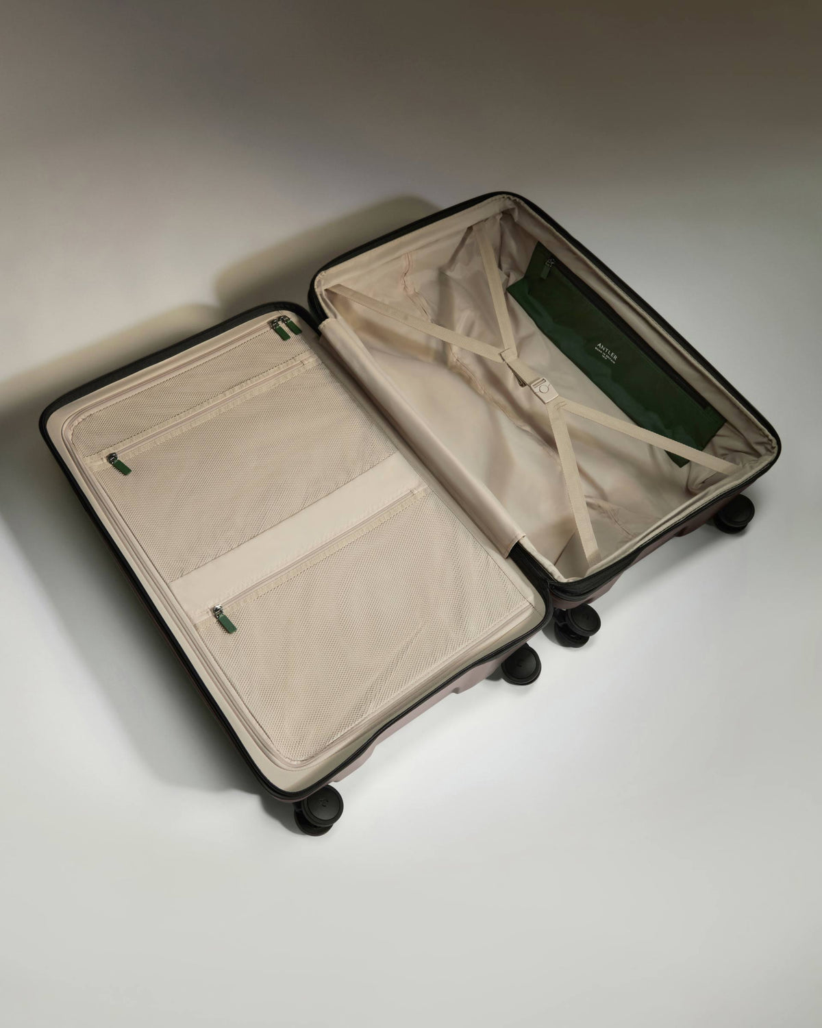 Large Luggage in Pebble Grey - Icon Stripe