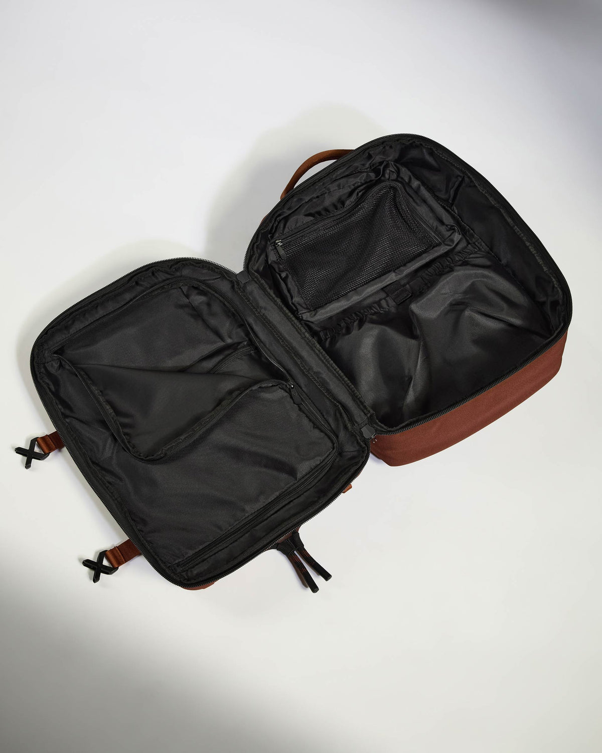 Discovery 28L Backpack in Clay Brown