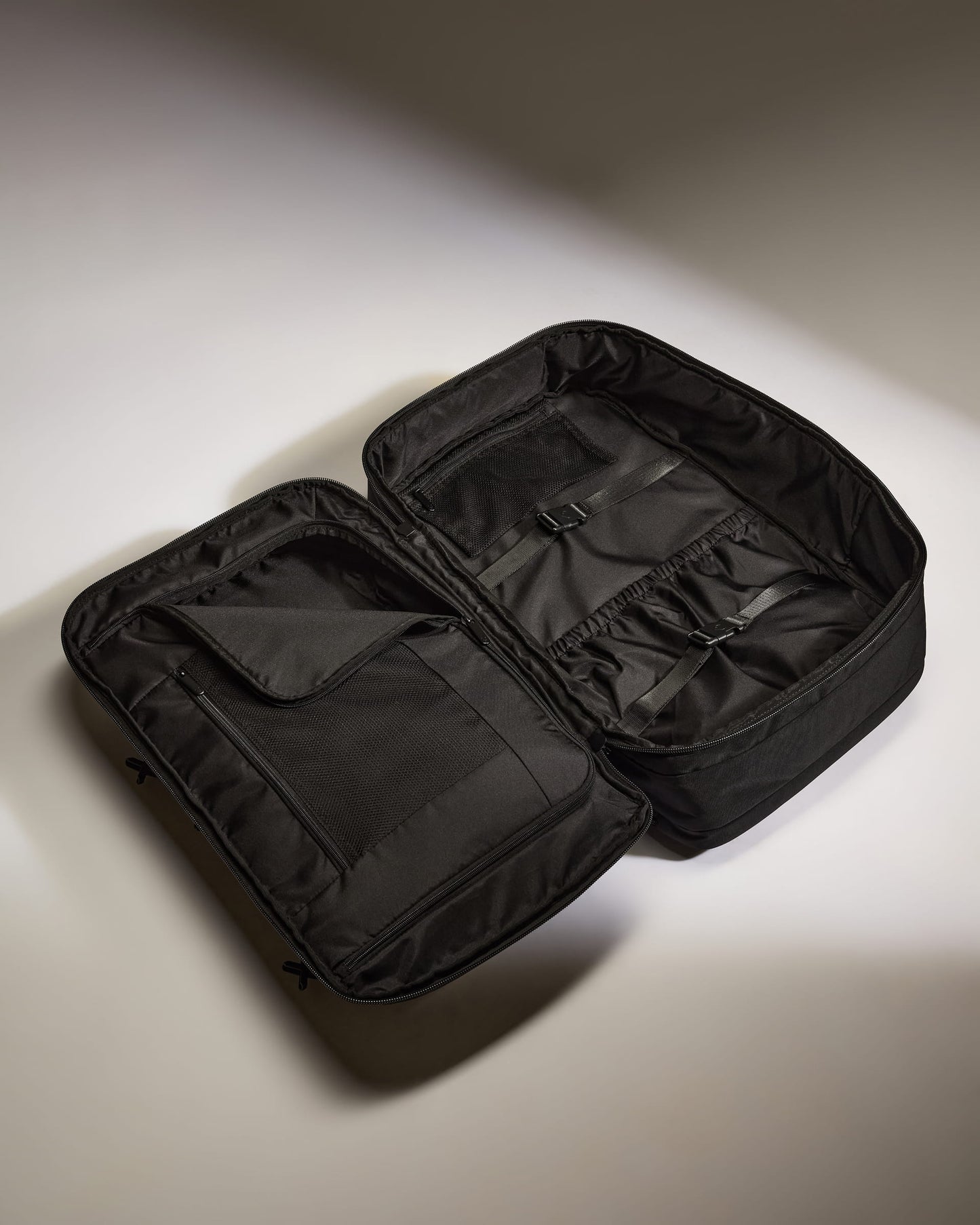 Discovery 60L Hybrid Duffle Backpack in Black