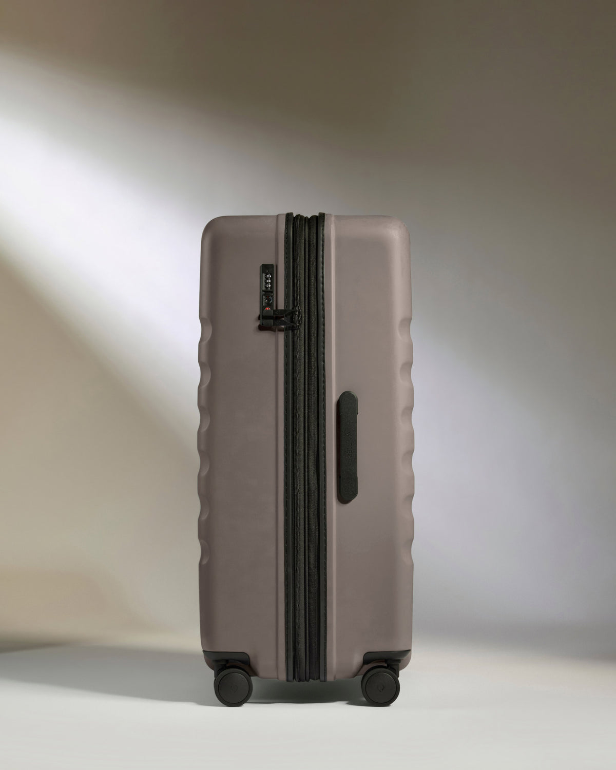 Large Luggage in Pebble Grey - Icon Stripe