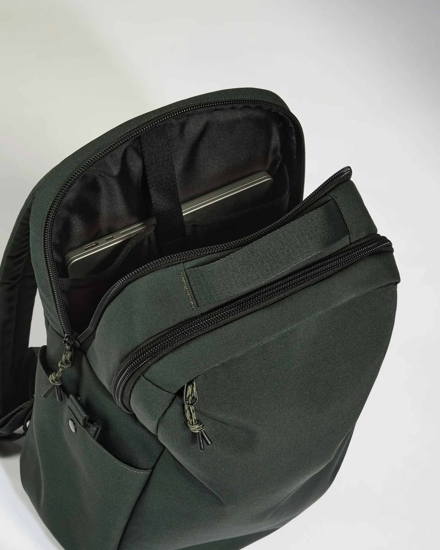 Discovery Light Backpack in Dark Forest Green