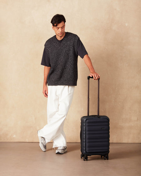 Clifton Carry-On With Pocket in Navy