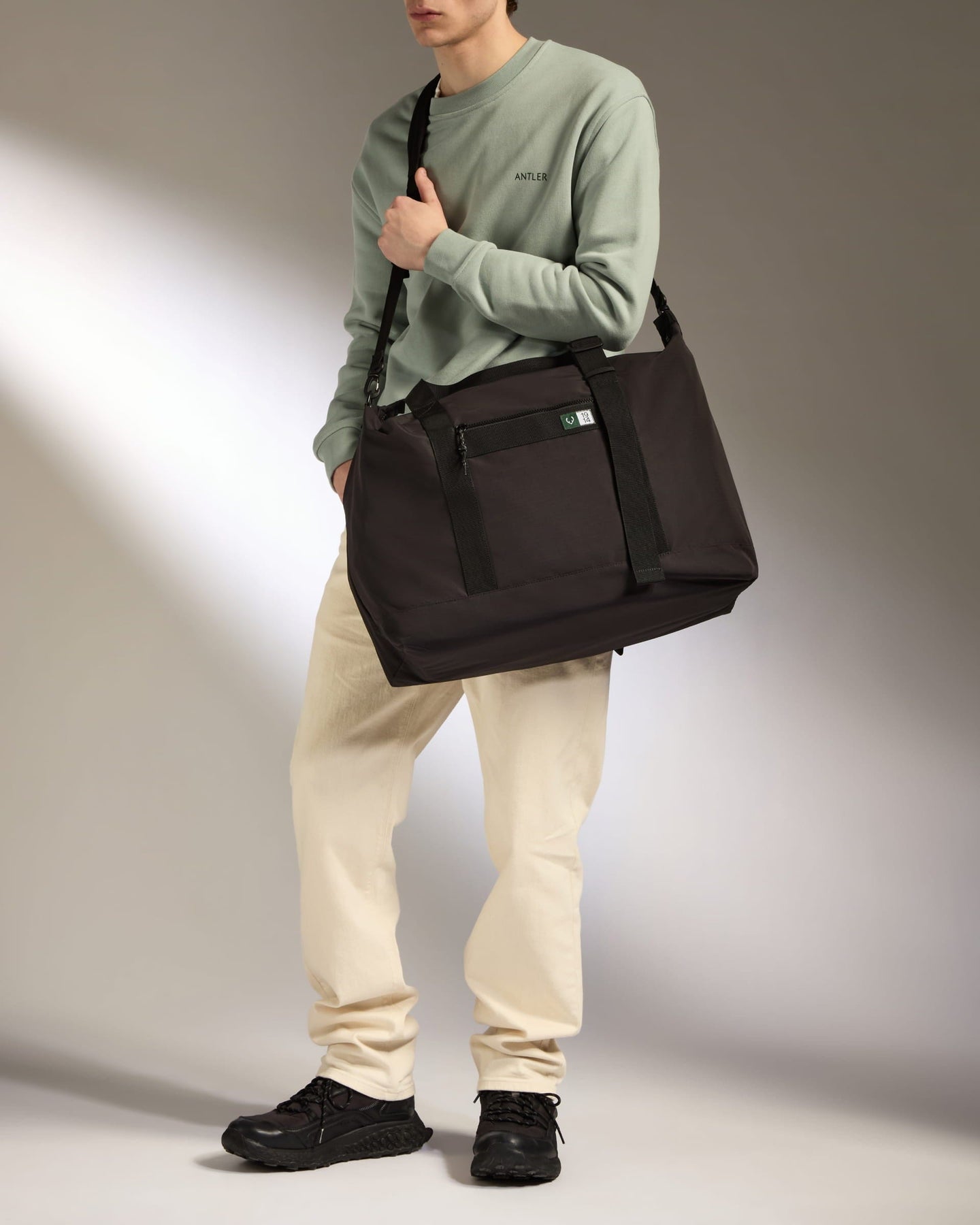 Essential Weekender Bag in Black