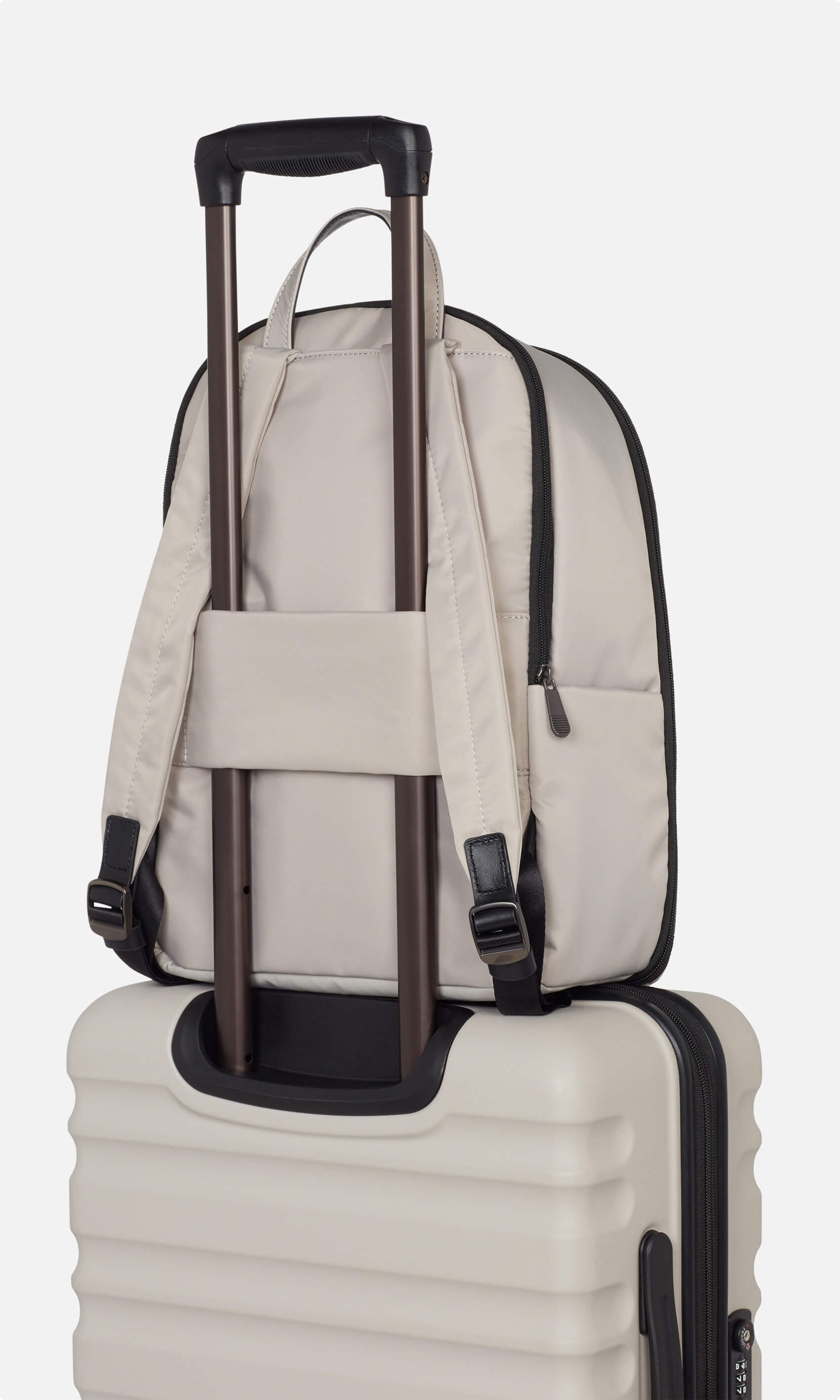 Antler Chelsea Backpack in Black - Size: 40 x 28 x 17 cm